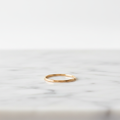 Anillo delgado dorado