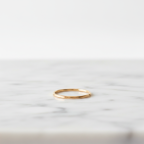 Anillo delgado dorado